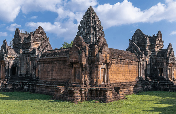 Majestic Angkor Wat, Siem Reap and Tonle Sap Lake Tour