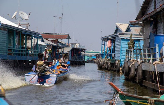 Kampong Luong Floating Village Resort